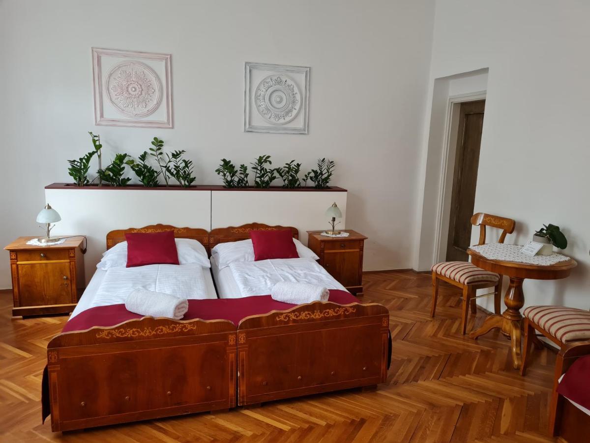 Tulipanvendeghaz Hotel Keszthely Ngoại thất bức ảnh