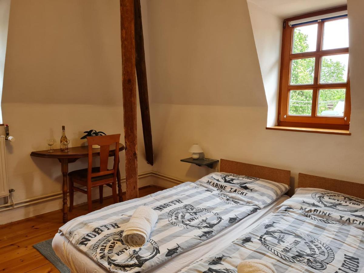 Tulipanvendeghaz Hotel Keszthely Ngoại thất bức ảnh