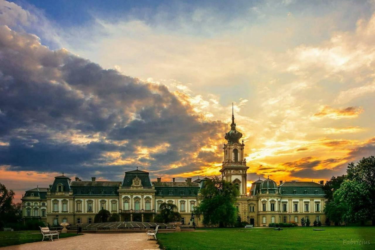 Tulipanvendeghaz Hotel Keszthely Ngoại thất bức ảnh