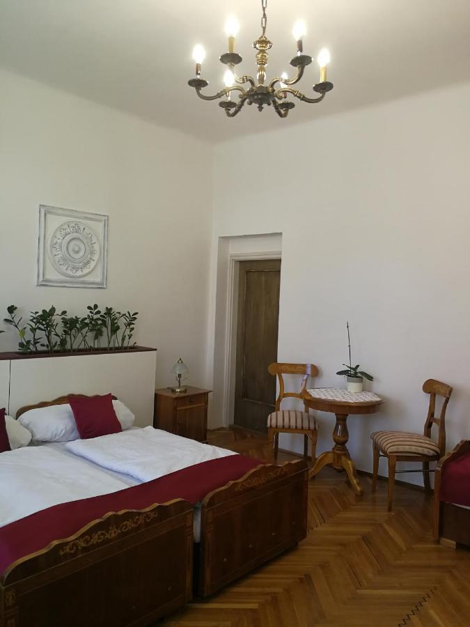 Tulipanvendeghaz Hotel Keszthely Ngoại thất bức ảnh