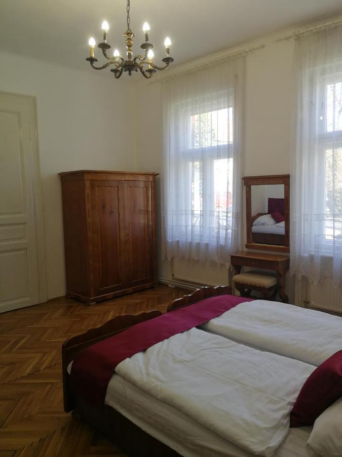 Tulipanvendeghaz Hotel Keszthely Ngoại thất bức ảnh